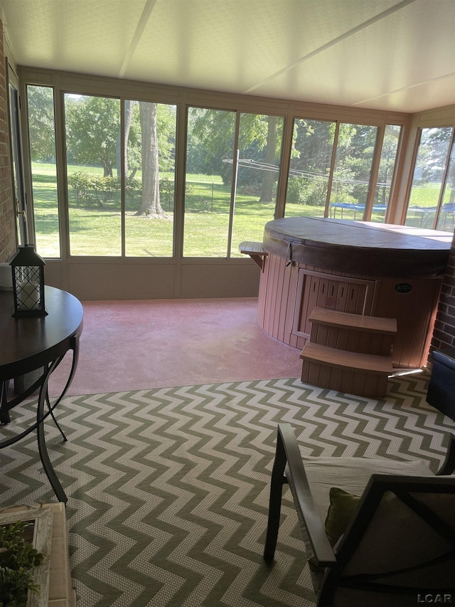 9981 W Mulberry Rd, Morenci, MI 49256 - sunroom with a jacuzzi