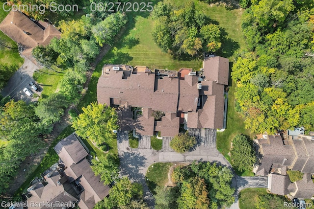 30715 River Crossing St, Bingham Farms, MI 48025 - aerial view of property and surrounding area