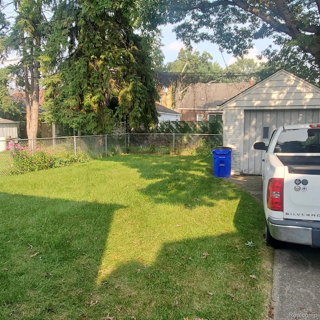 18918 Hartwell, Detroit, MI 48235 - view of yard featuring an outbuilding