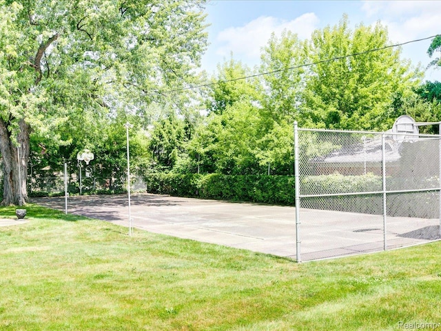 2815 Military St, Fort Gratiot, MI 48060 - view of property's community featuring community basketball court