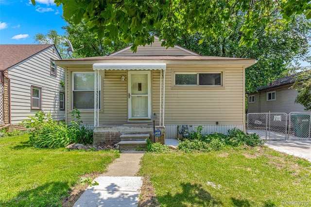 1085 Pennsylvania Ave, Lincoln Park, MI 48146 - view of front of house