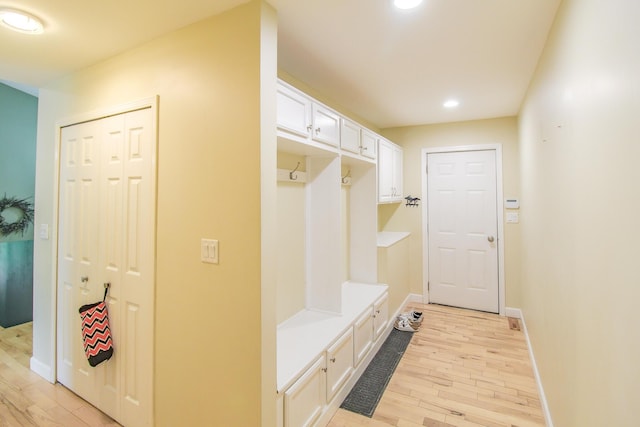 7640 W H Ave, Kalamazoo, MI 49009 - mudroom featuring light wood-style flooring and recessed lighting