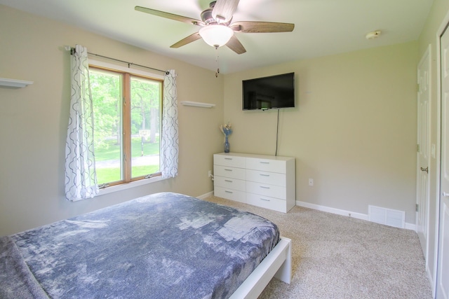 7640 W H Ave, Kalamazoo, MI 49009 - bedroom featuring carpet flooring and a ceiling fan