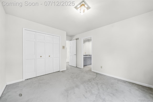 4532 Franklin Mill Rd, Southfield, MI 48301 - unfurnished bedroom featuring carpet, a closet, and connected bathroom