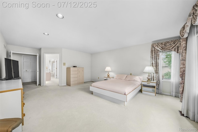 4532 Franklin Mill Rd, Southfield, MI 48301 - bedroom with light colored carpet, recessed lighting, and ensuite bath