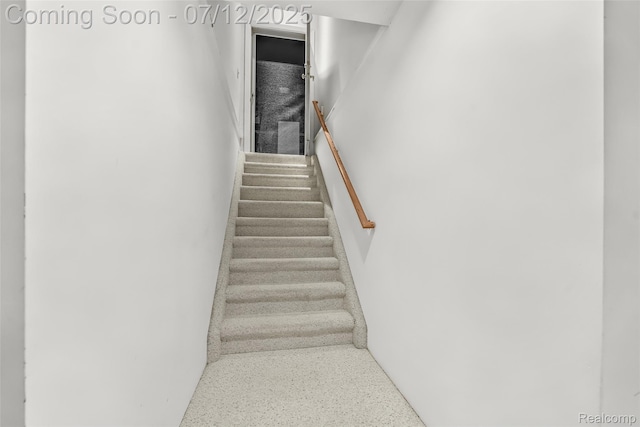 4532 Franklin Mill Rd, Southfield, MI 48301 - stairs with speckled floor