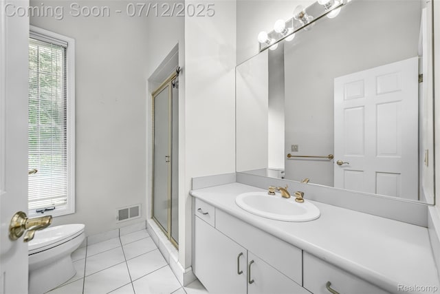 4532 Franklin Mill Rd, Southfield, MI 48301 - full bathroom featuring vanity, a stall shower, and tile patterned flooring