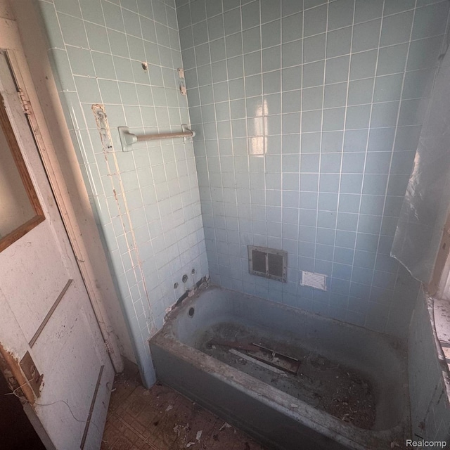 10032 Bordeau St, Hamtramck, MI 48204 - photo 15