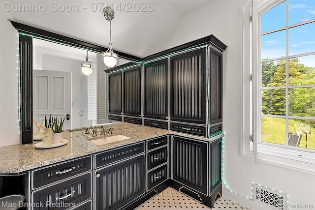 7420 Inner Circle Dr, Bloomfield Hills, MI 48301 - bathroom with vanity and lofted ceiling