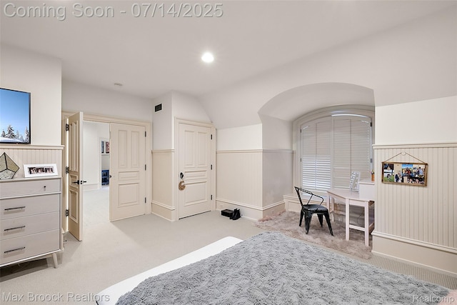 7420 Inner Circle Dr, Bloomfield Hills, MI 48301 - bedroom with carpet flooring, vaulted ceiling, and recessed lighting