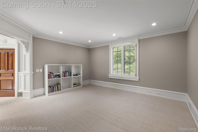 7420 Inner Circle Dr, Bloomfield Hills, MI 48301 - unfurnished room featuring carpet flooring, crown molding, and recessed lighting