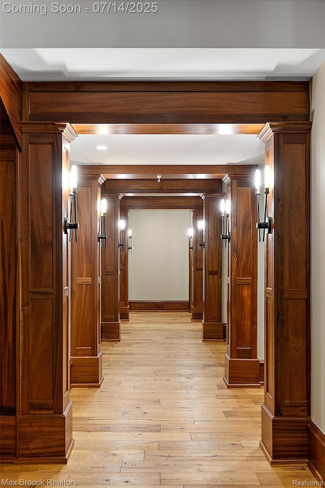 7420 Inner Circle Dr, Bloomfield Hills, MI 48301 - hallway with light wood-type flooring and baseboards