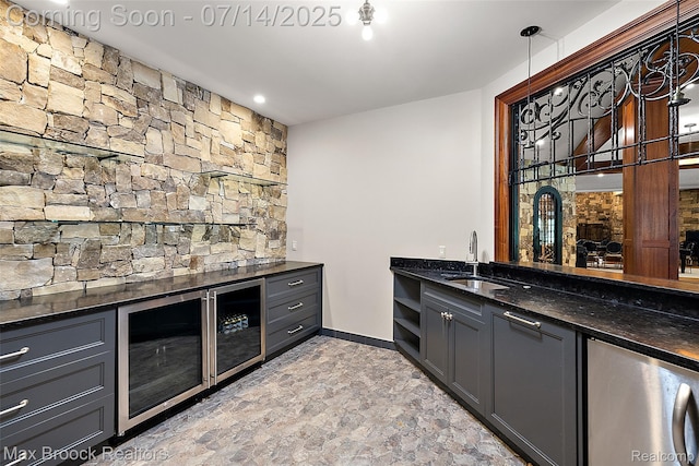 7420 Inner Circle Dr, Bloomfield Hills, MI 48301 - indoor wet bar with stone finish floors and wine cooler
