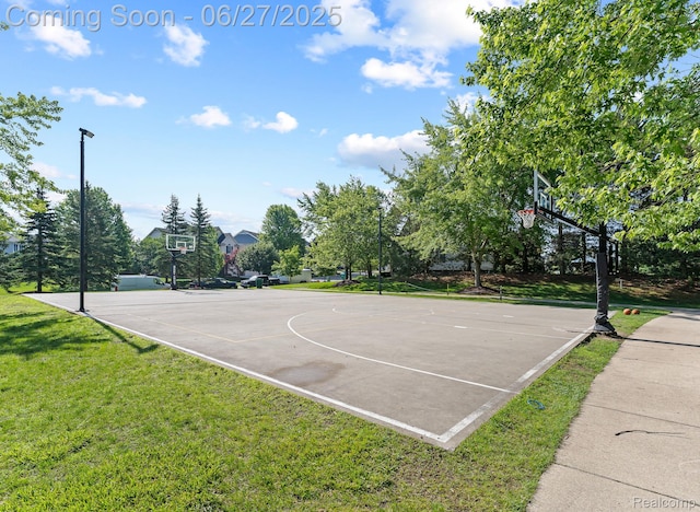 6060 Balmoral Way, Commerce Twp, MI 48382 - view of sport court with a yard and community basketball court