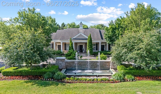 6060 Balmoral Way, Commerce Twp, MI 48382 - view of front of property featuring a front yard
