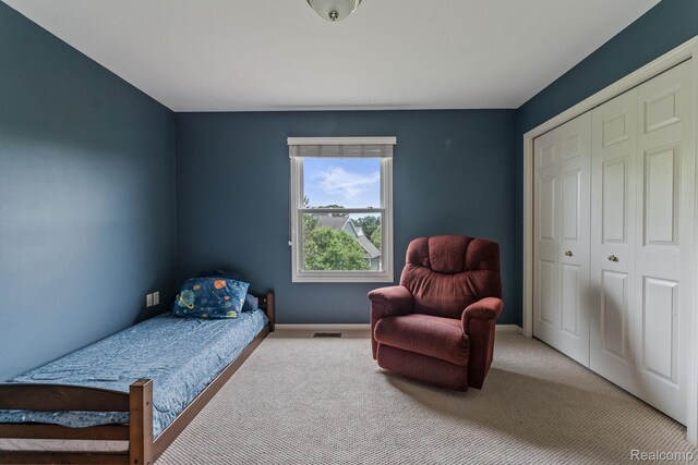 6060 Balmoral Way, Commerce Twp, MI 48382 - bedroom with carpet floors and a closet