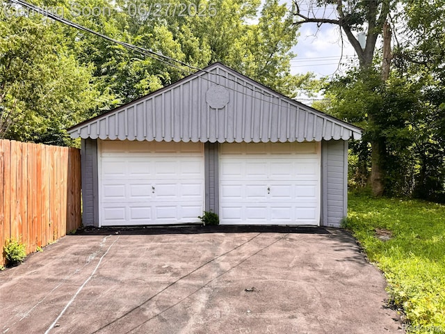 9646 Ward St, Dearborn, MI 48227 - view of detached garage