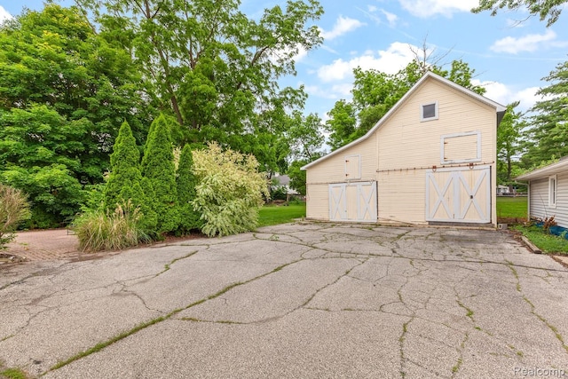 830 College Ave, Adrian, MI 49221 - view of garage