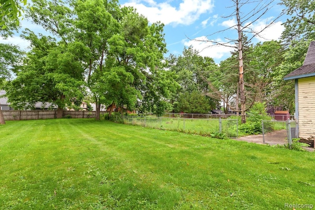 830 College Ave, Adrian, MI 49221 - view of fenced backyard
