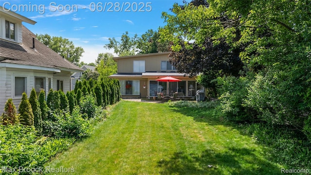 4848 Willow Ln, Orchard Lake, MI 48324 - view of grassy yard