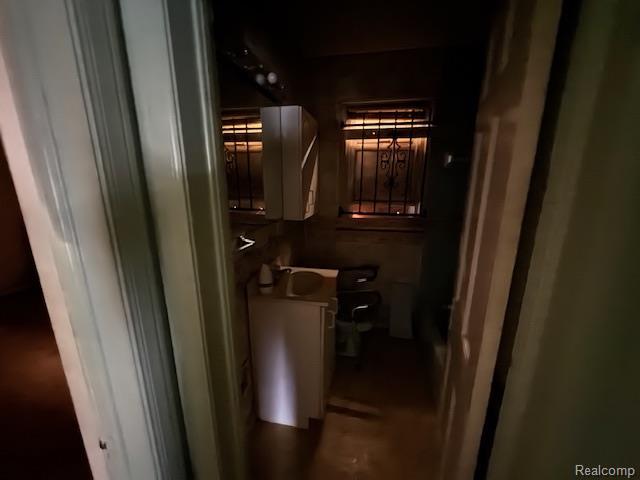 18460 Ferguson St, Detroit, MI 48235 - interior space