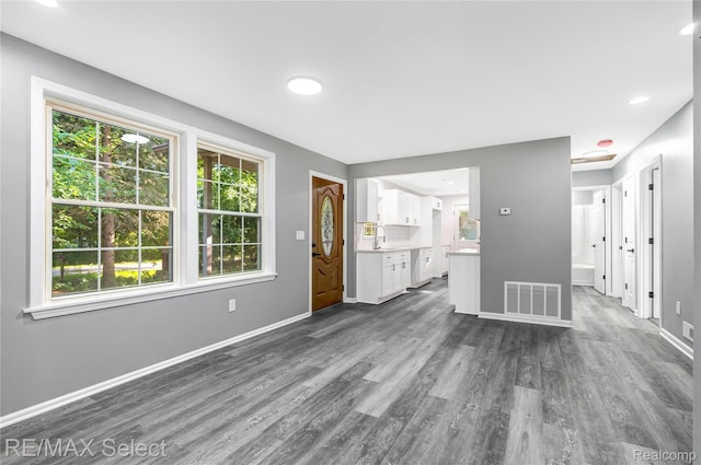 9353 Old Lee Rd, Brighton, MI 48116 - photo 2