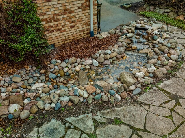9601 Kier Rd, Holly, MI 48442 - exterior view
