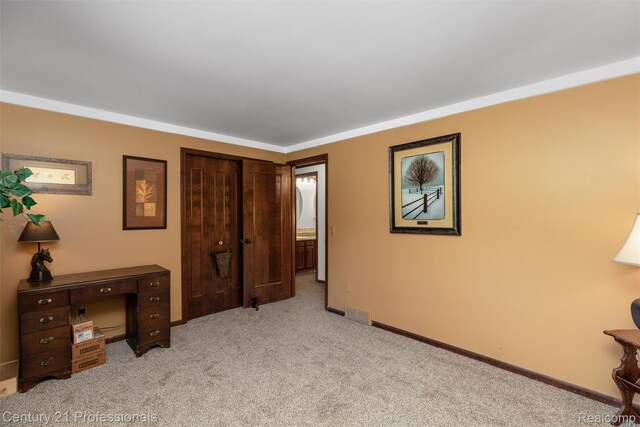 9601 Kier Rd, Holly, MI 48442 - carpeted bedroom featuring baseboards and a closet
