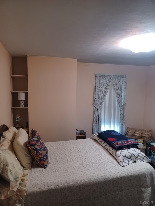526 Comstock St, Adrian, MI 49221 - view of bedroom