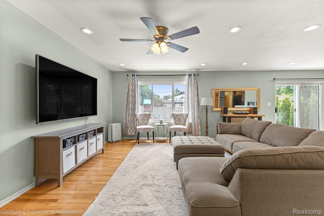 17276 Midway Ave, Allen Park, MI 48101 - living area featuring ceiling fan, light wood-style floors, and recessed lighting