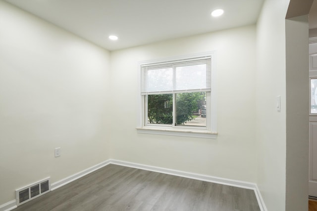 9250 Rosedale Blvd, Allen Park, MI 48101 - unfurnished room featuring wood finished floors and recessed lighting