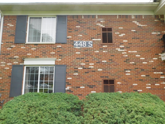 448 Fox Hills Dr S Unit 3, Bloomfield Hills, MI 48304 - exterior view of brick siding