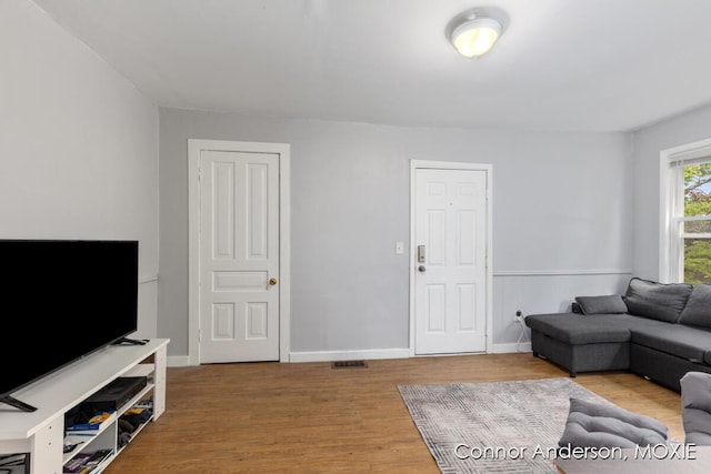 1523 Broadway Ave NW, Grand Rapids, MI 49504 - living area with wood finished floors and baseboards