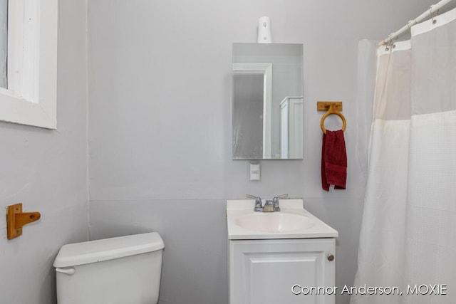 1523 Broadway Ave NW, Grand Rapids, MI 49504 - bathroom featuring vanity and curtained shower