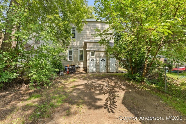 1523 Broadway Ave NW, Grand Rapids, MI 49504 - multi unit property with a shed