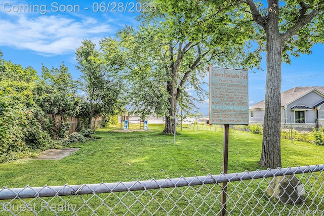 181 S Josephine Ave, Pontiac, MI 48341 - view of yard