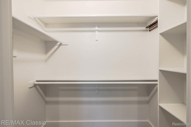 2663 Griffith Ave, Berkley, MI 48072 - view of walk in closet