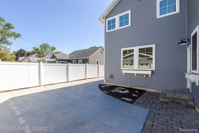 2663 Griffith Ave, Berkley, MI 48072 - fenced backyard featuring a patio area