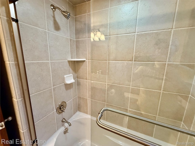 2546 Limerick Ln, Troy, MI 48098 - bathroom featuring washtub / shower combination