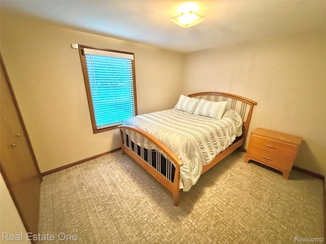 2546 Limerick Ln, Troy, MI 48098 - bedroom with light colored carpet and baseboards