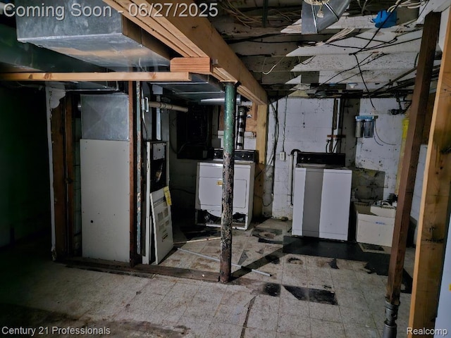 4428 Elizabeth St, Wayne, MI 48184 - unfinished below grade area with independent washer and dryer and heating unit