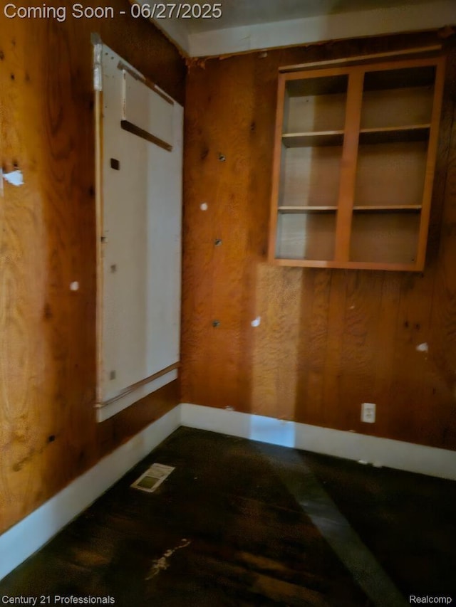 4428 Elizabeth St, Wayne, MI 48184 - spare room with baseboards