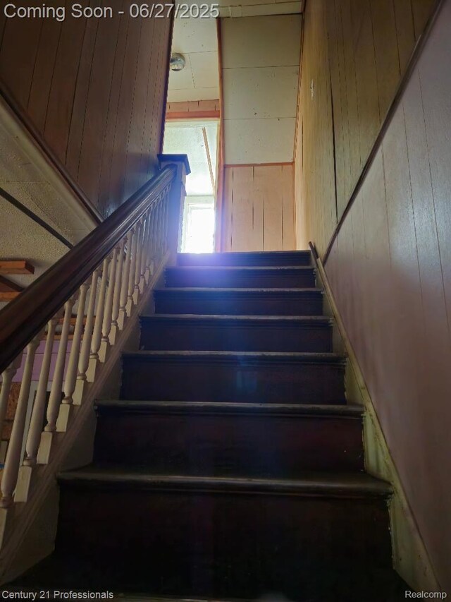 4428 Elizabeth St, Wayne, MI 48184 - stairs featuring wood walls