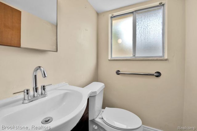 25560 Wexford Ave, Warren, MI 48091 - half bath with toilet and vanity