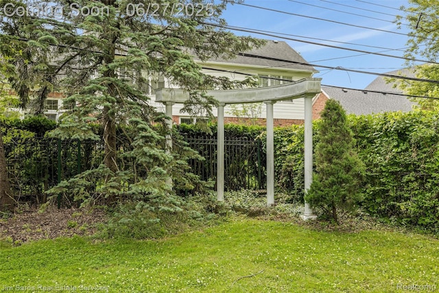 693 Anita Ave, Grosse Pointe Woods, MI 48236 - view of yard