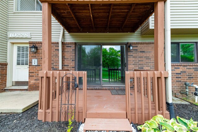 10228 Nancys Blvd Unit 33, Grosse Ile, MI 48138 - view of wooden deck