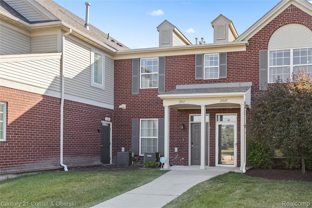 29611 Fox Run Cir, Warren, MI 48092 - view of front of property featuring brick siding and a front yard
