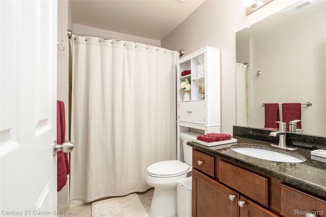 29611 Fox Run Cir, Warren, MI 48092 - full bath featuring vanity and curtained shower