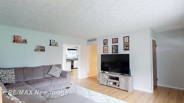 2670 Valley Dr, Saginaw, MI 48603 - photo 9