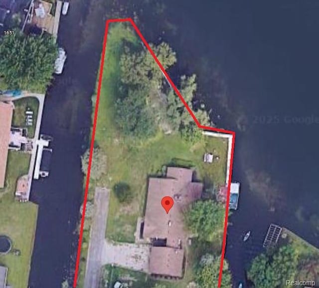 1677 Parkview Ave, West Bloomfield, MI 48324 - aerial overview of property's location featuring property boundaries highlighted